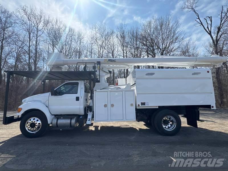 Ford F-750 Ant vilkikų montuojamos kėlimo platformos