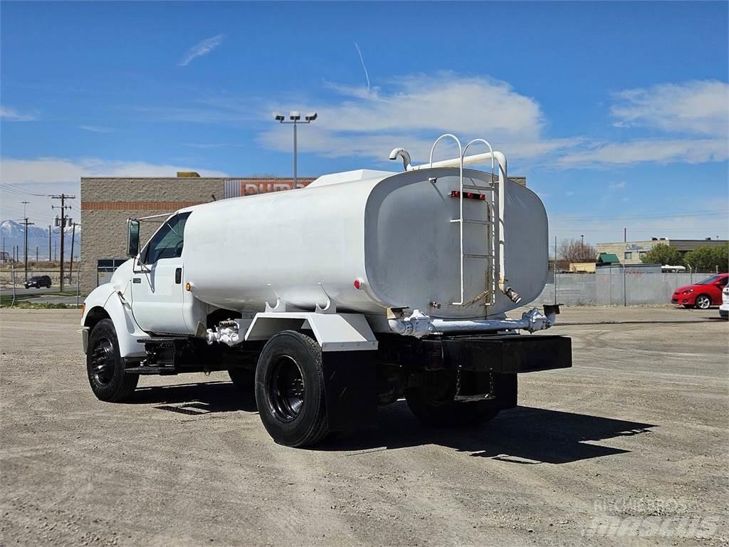Ford F-750 Automobilinės cisternos