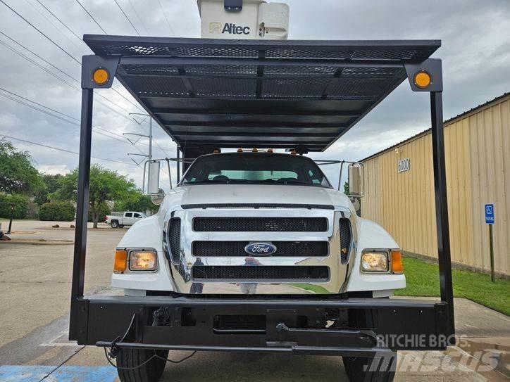 Ford F-750 Ant vilkikų montuojamos kėlimo platformos