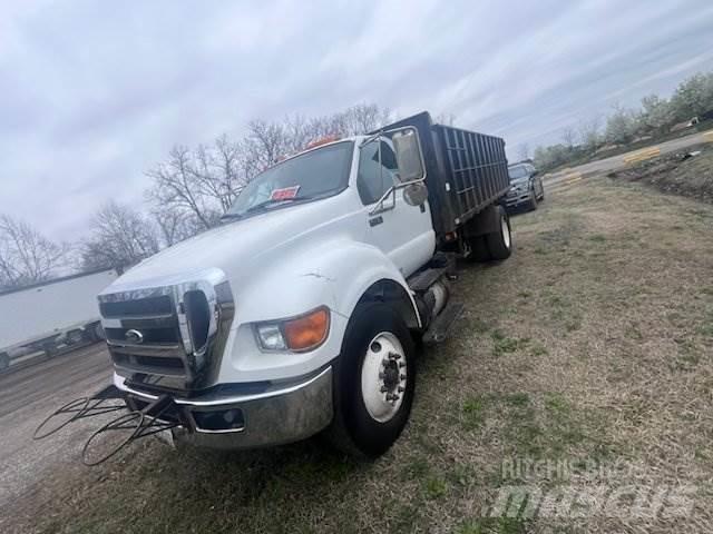 Ford F-750 Savivarčių priekabų vilkikai