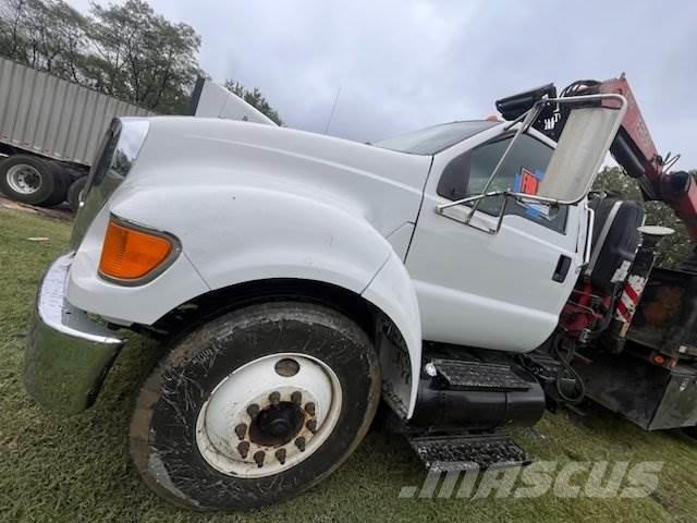 Ford F-750 Kita