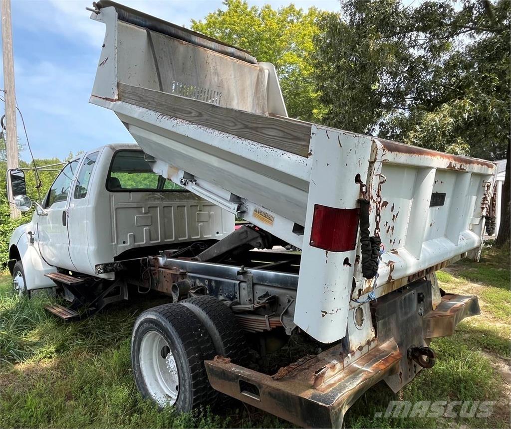 Ford F-750 Savivarčių priekabų vilkikai
