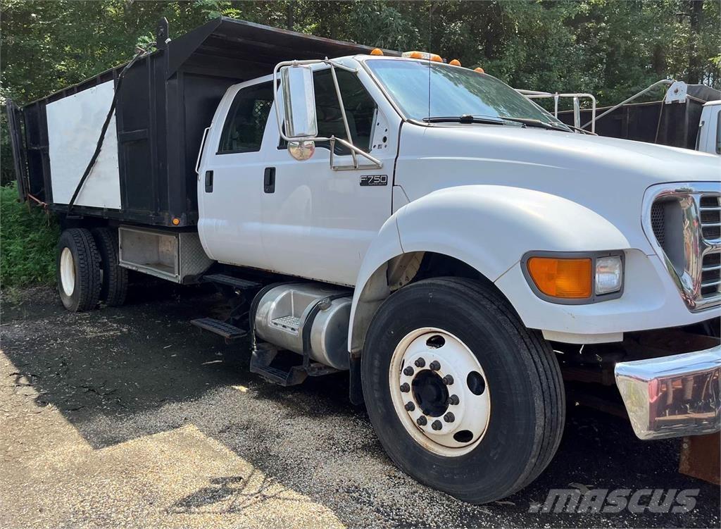 Ford F-750 Savivarčių priekabų vilkikai