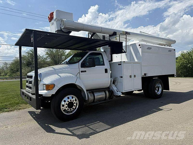 Ford F-750 Ant vilkikų montuojamos kėlimo platformos