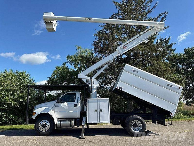 Ford F-750 Ant vilkikų montuojamos kėlimo platformos
