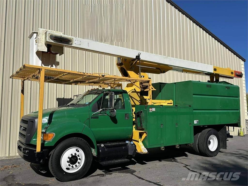 Ford F-750 Ant vilkikų montuojamos kėlimo platformos