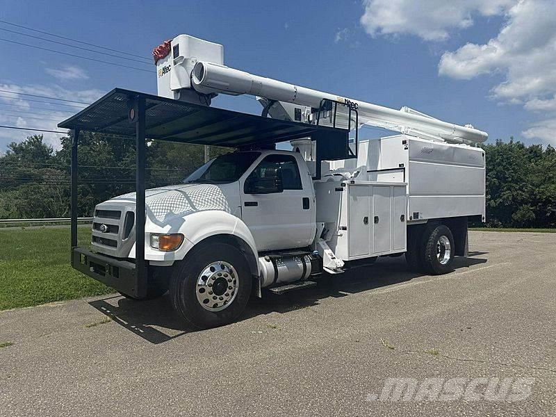 Ford F-750 Ant vilkikų montuojamos kėlimo platformos