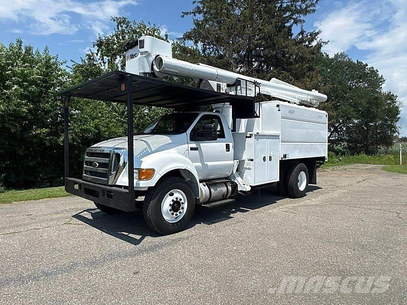 Ford F-750 Ant vilkikų montuojamos kėlimo platformos