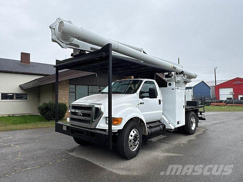 Ford F-750 Ant vilkikų montuojamos kėlimo platformos