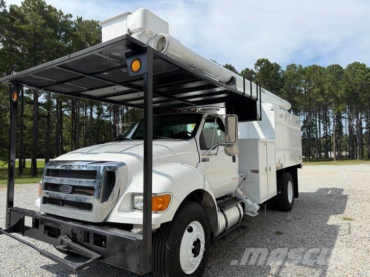 Ford F-750 Ant vilkikų montuojamos kėlimo platformos
