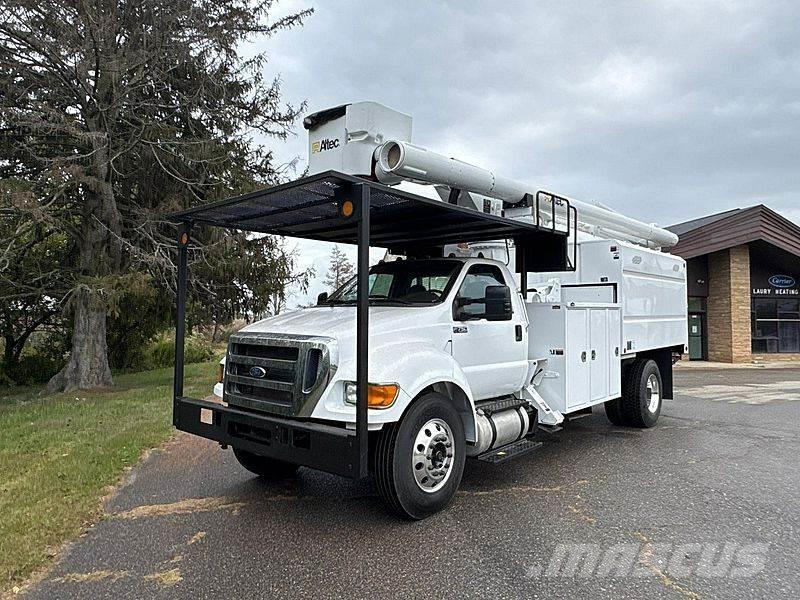 Ford F-750 Ant vilkikų montuojamos kėlimo platformos