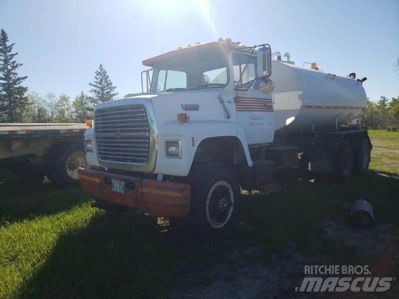Ford L8000 Automobilinės cisternos
