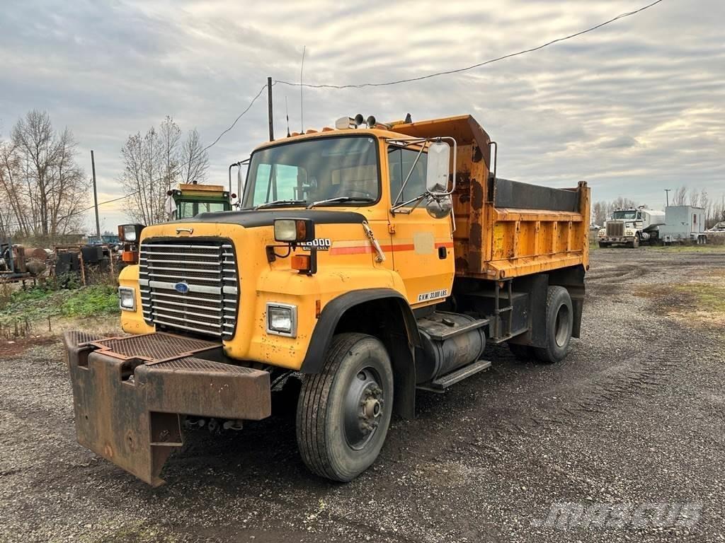 Ford L8000 Savivarčių priekabų vilkikai