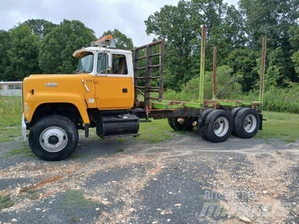Ford L8000 Miškovežių vilkikai