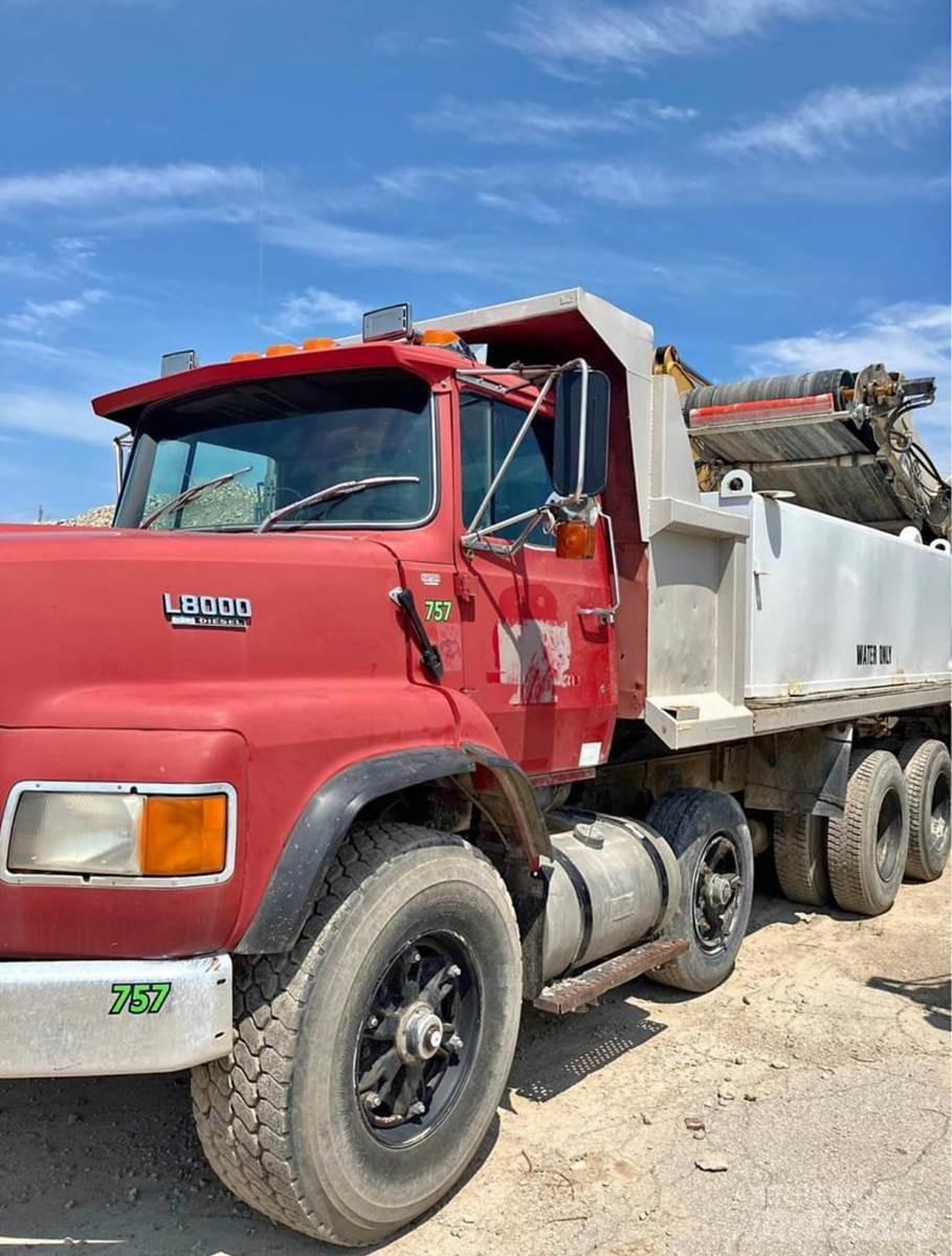 Ford L9000 Automobilinės cisternos