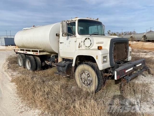 Ford L9000 Automobilinės cisternos