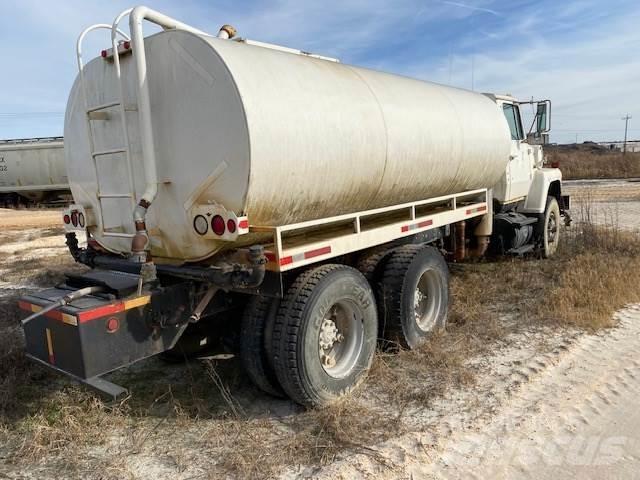 Ford L9000 Automobilinės cisternos
