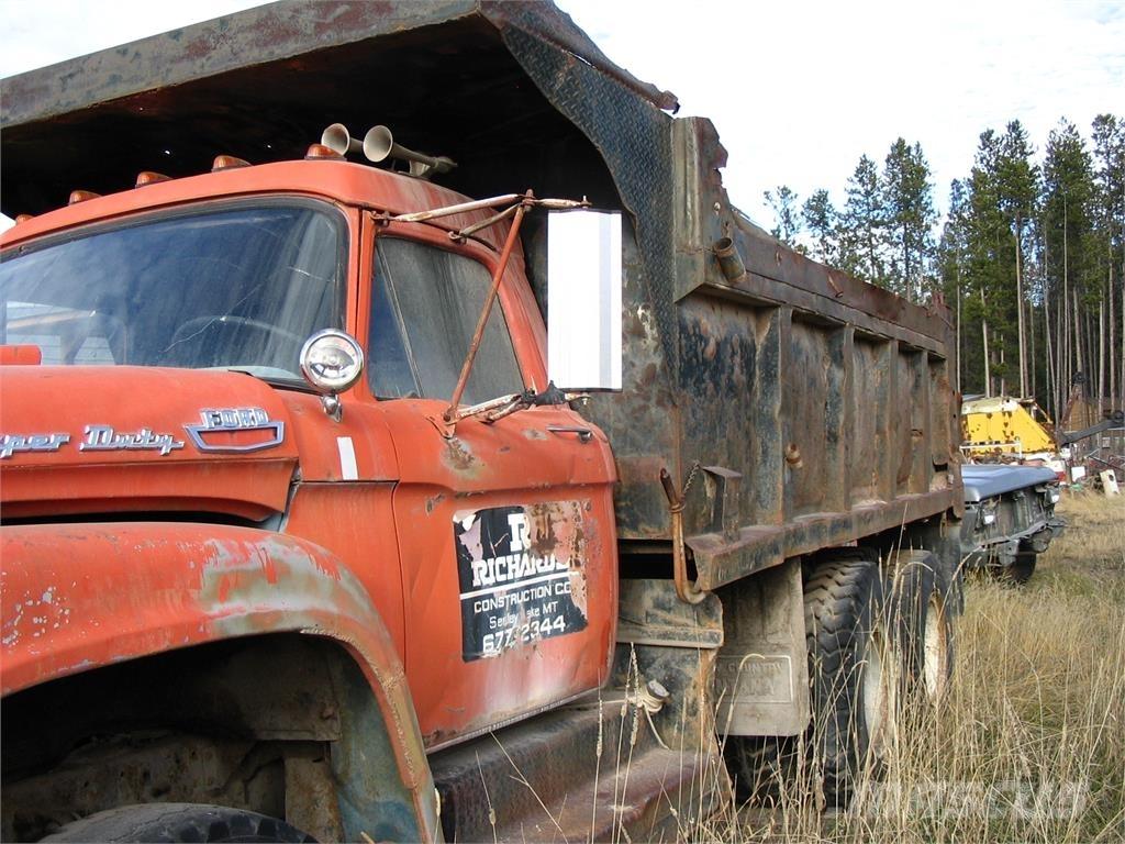 Ford T850 Savivarčių priekabų vilkikai
