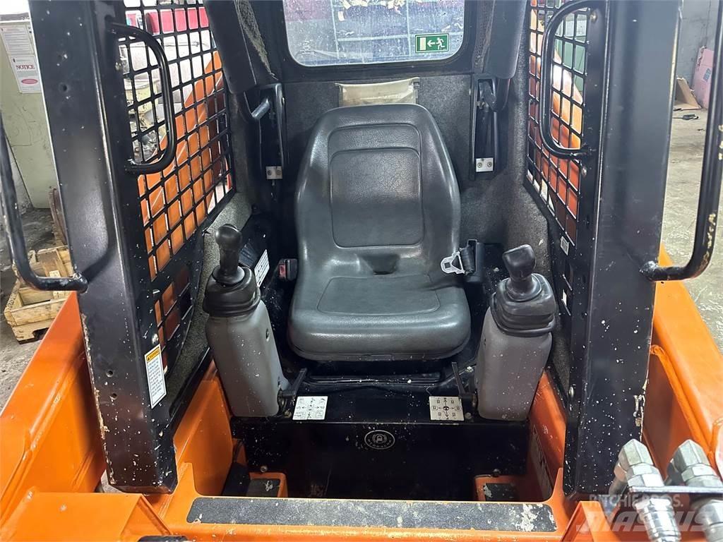 Gehl RT105 Krautuvai su šoniniu pasukimu