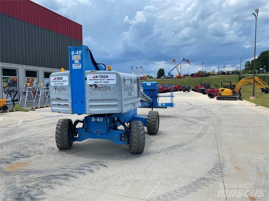 Genie S-40 Teleskopiniai keltuvai
