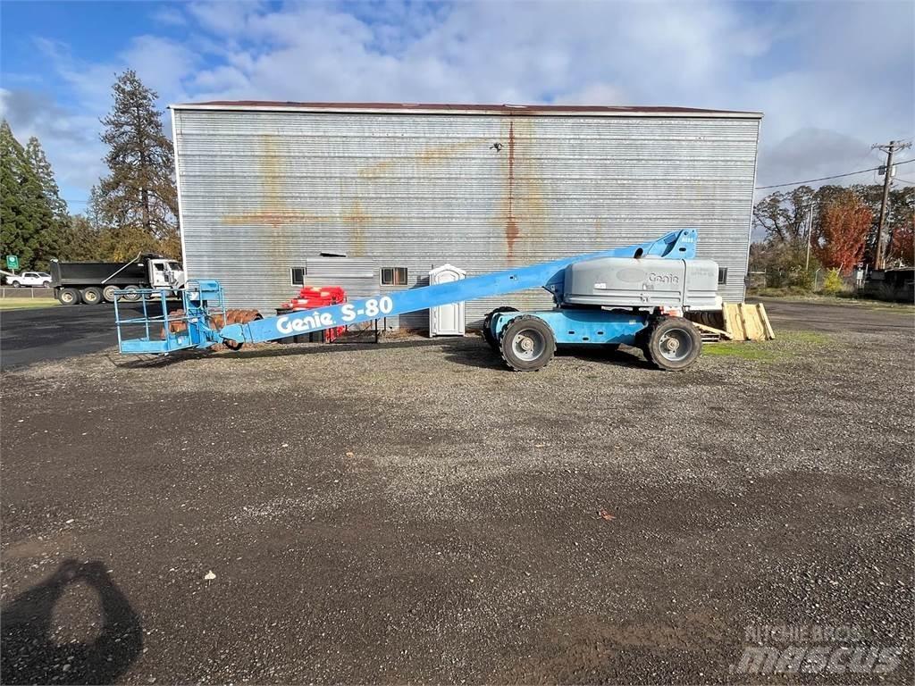 Genie S-80 Vertikalūs stiebiniai keltuvai
