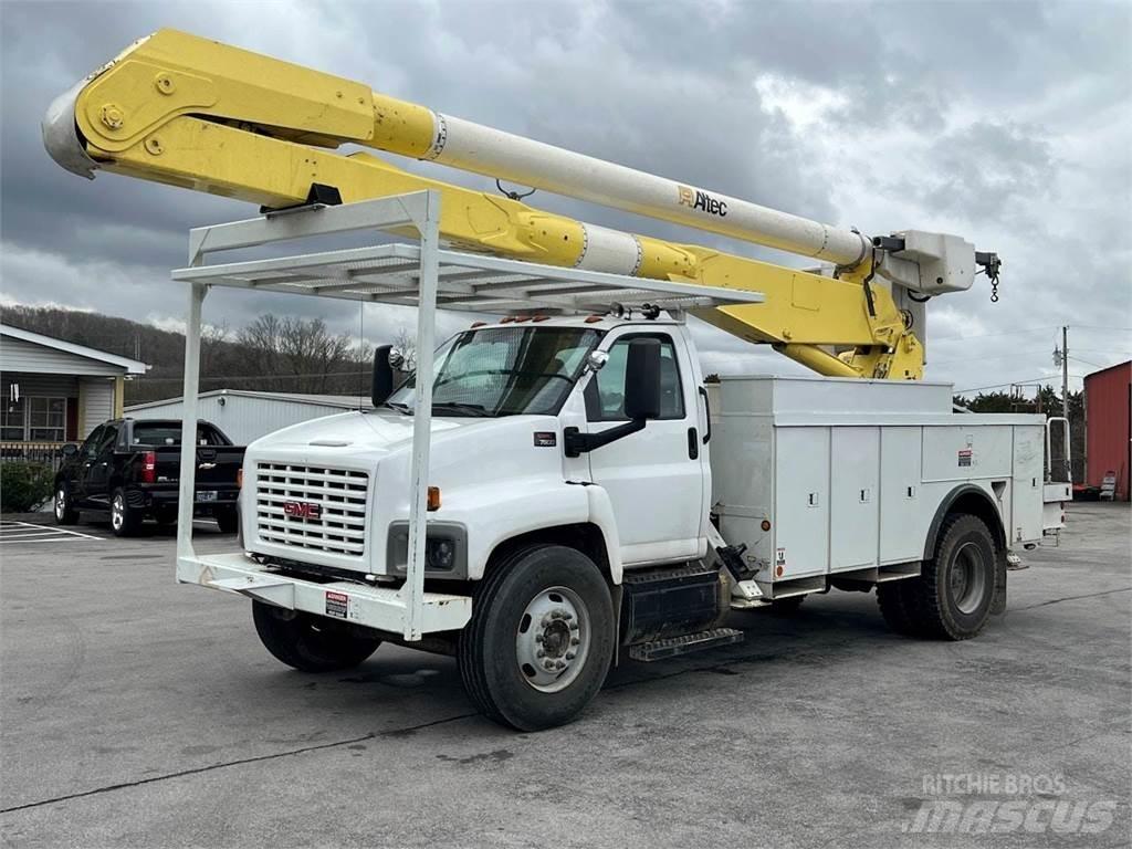 GMC 7500 Ant vilkikų montuojamos kėlimo platformos
