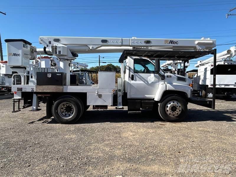 GMC C7500 Ant vilkikų montuojamos kėlimo platformos