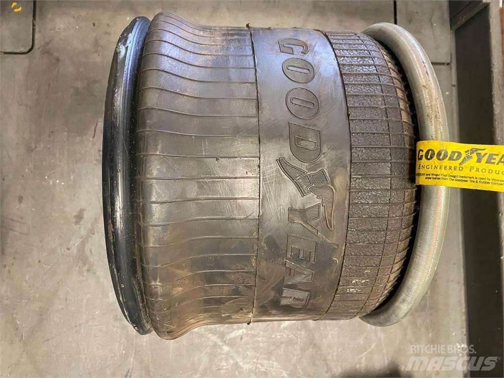 Goodyear  Transportas - Kita
