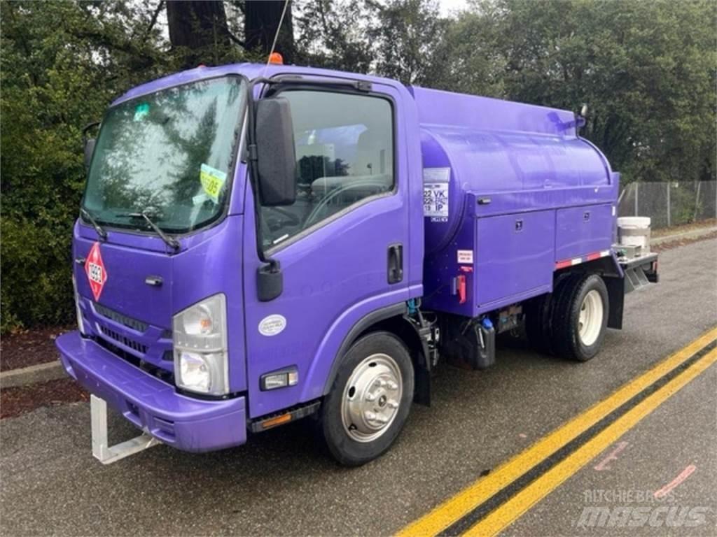 Isuzu NPR Automobilinės cisternos