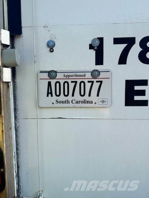 Isuzu NRR Sunkvežimiai su dengtu kėbulu