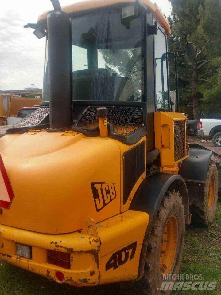 JCB 407 Naudoti ratiniai krautuvai