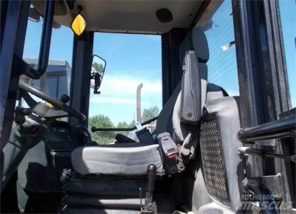 JCB 416 HT Naudoti ratiniai krautuvai