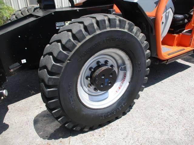 JLG 1055 Teleskopiniai krautuvai