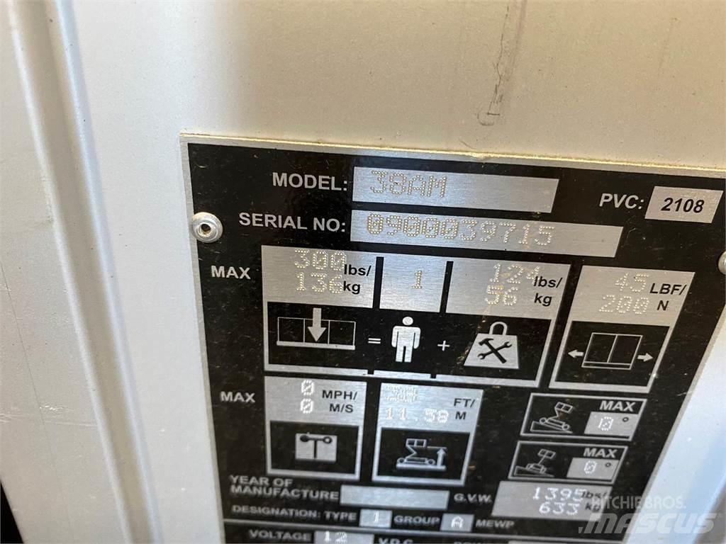 JLG 38AM Vertikalūs stiebiniai keltuvai