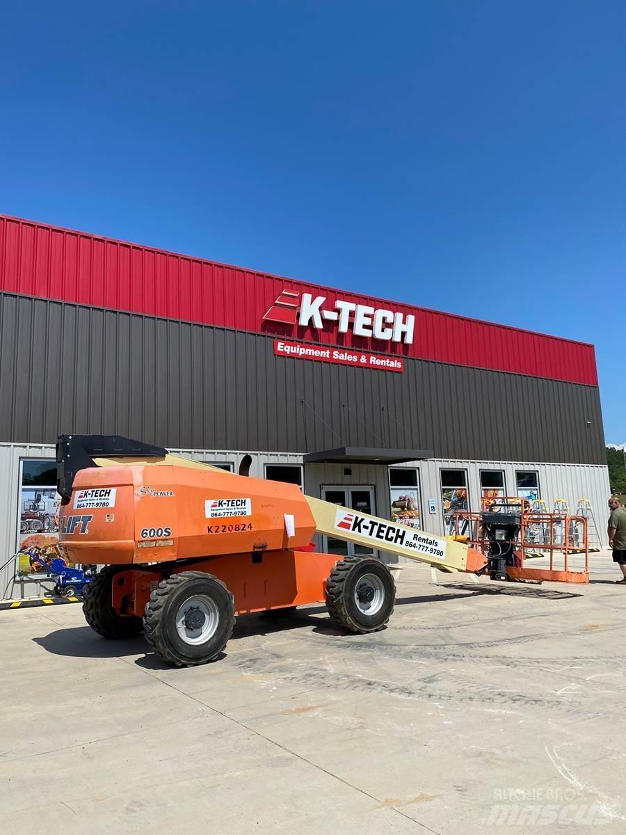 JLG 600S Teleskopiniai keltuvai