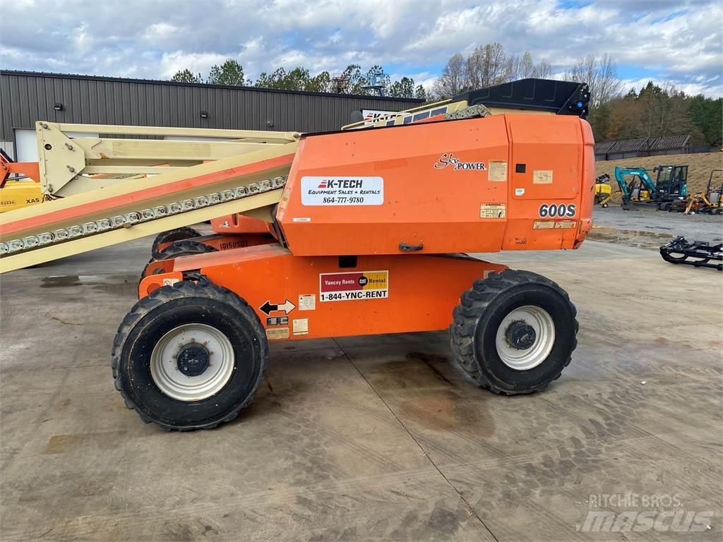 JLG 600S Teleskopiniai keltuvai