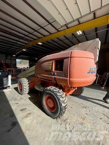 JLG 600S Teleskopiniai keltuvai