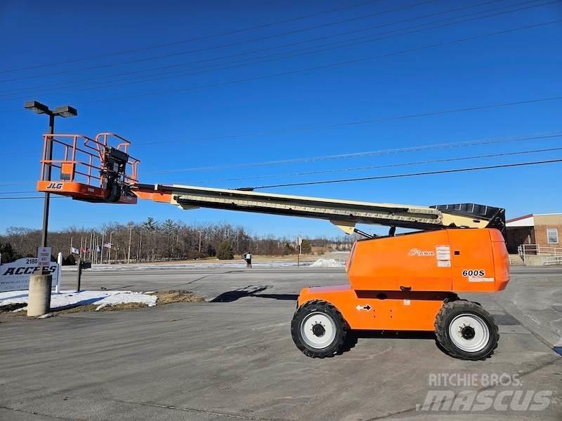 JLG 600S Teleskopiniai keltuvai