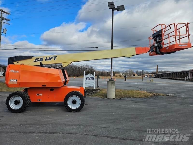 JLG 600S Teleskopiniai keltuvai