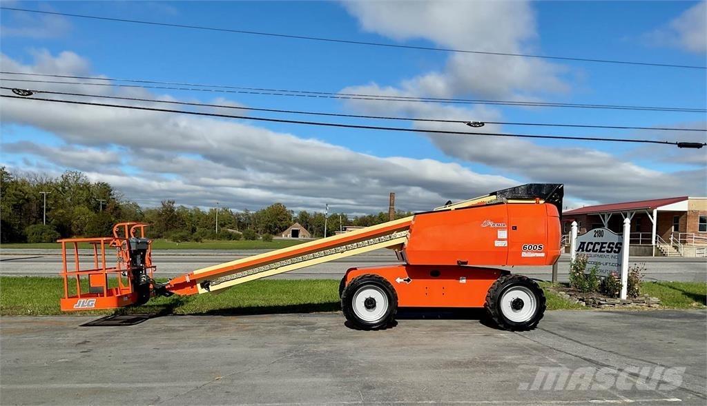 JLG 600S Kiti keltuvai ir platformos