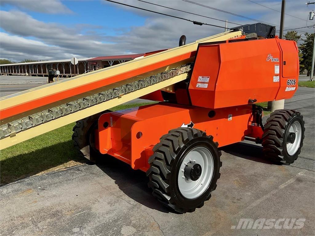 JLG 600S Kiti keltuvai ir platformos
