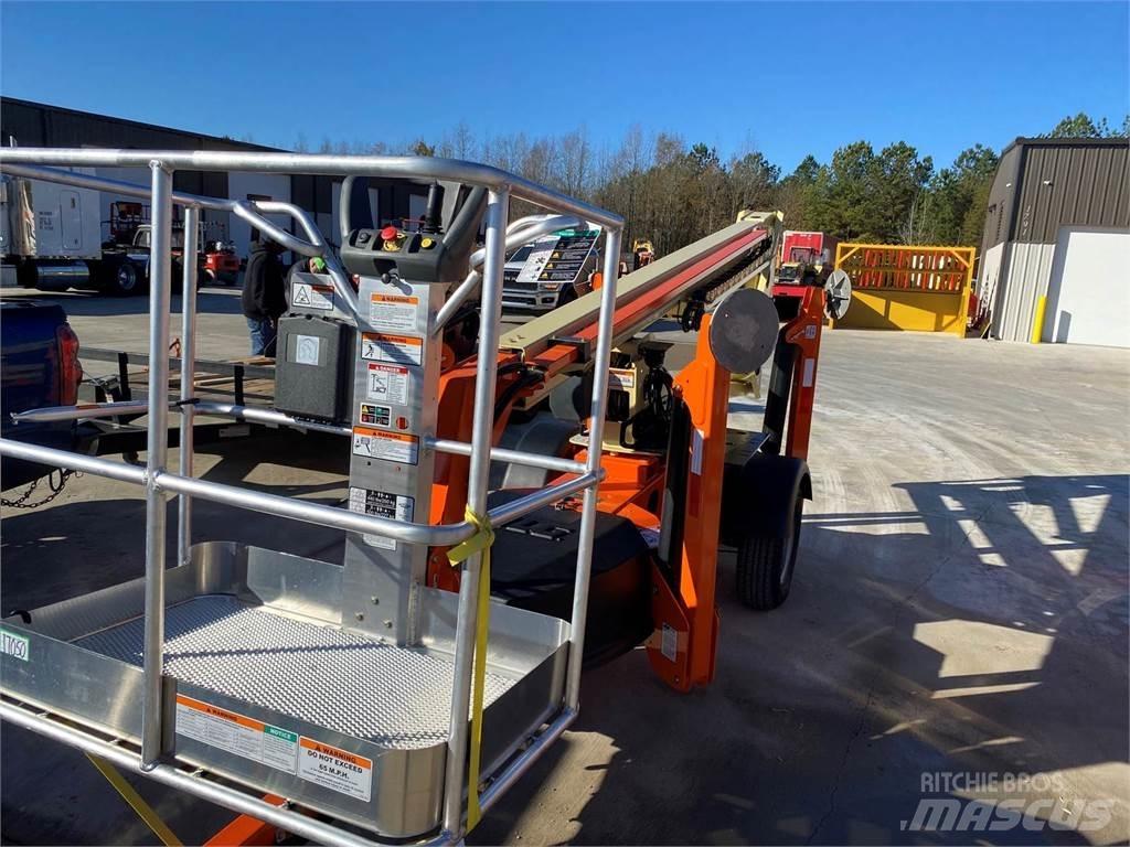 JLG T350 Ant priekabų montuojamos kėlimo platformos