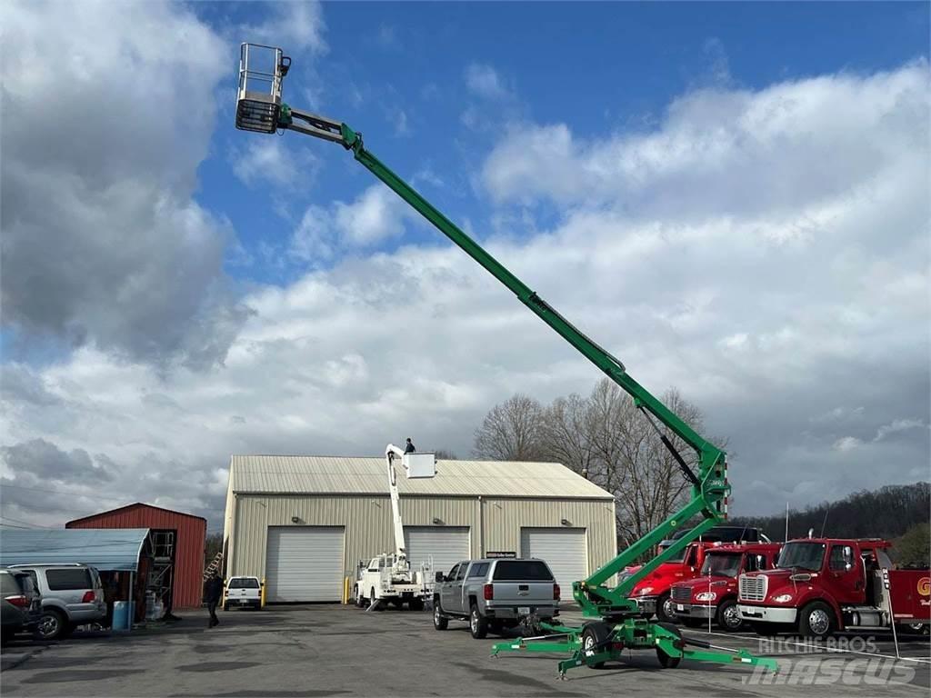 JLG T500J Ant priekabų montuojamos kėlimo platformos