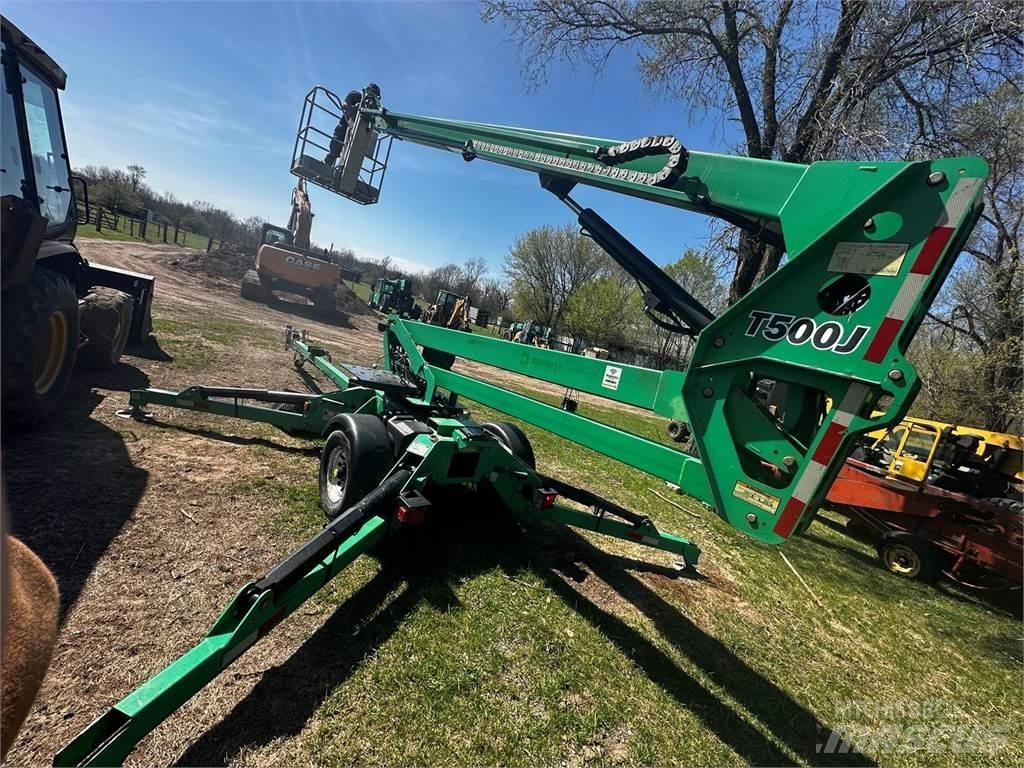 JLG T500J Ant priekabų montuojamos kėlimo platformos