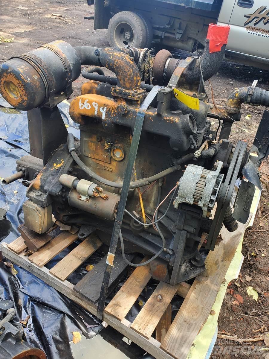 John Deere  Varikliai