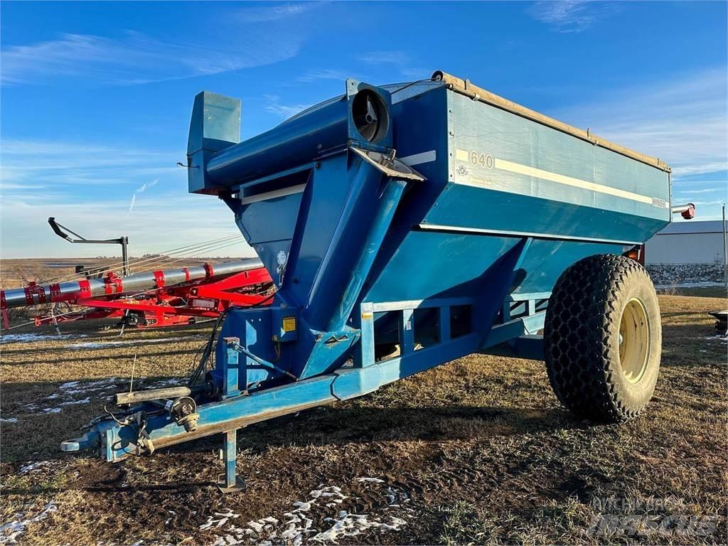 Kinze 640 Grūdų vežimėliai