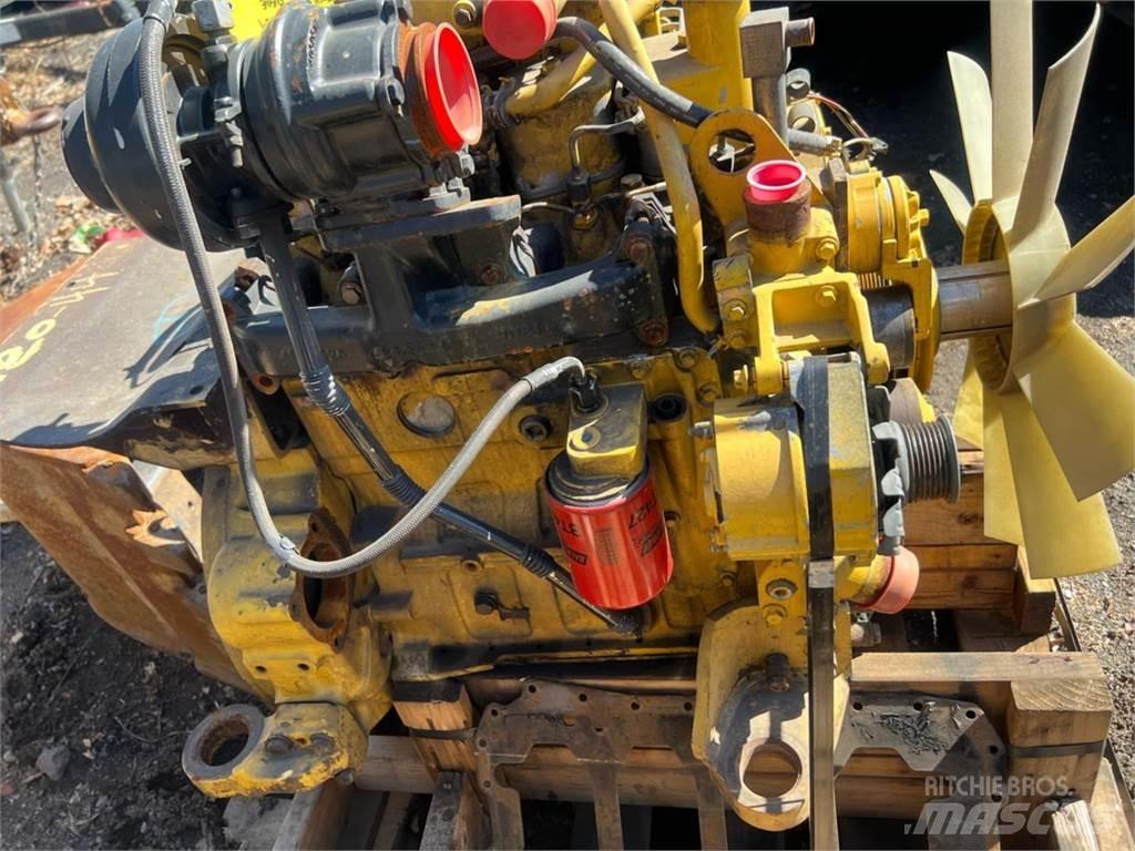 Komatsu  Varikliai