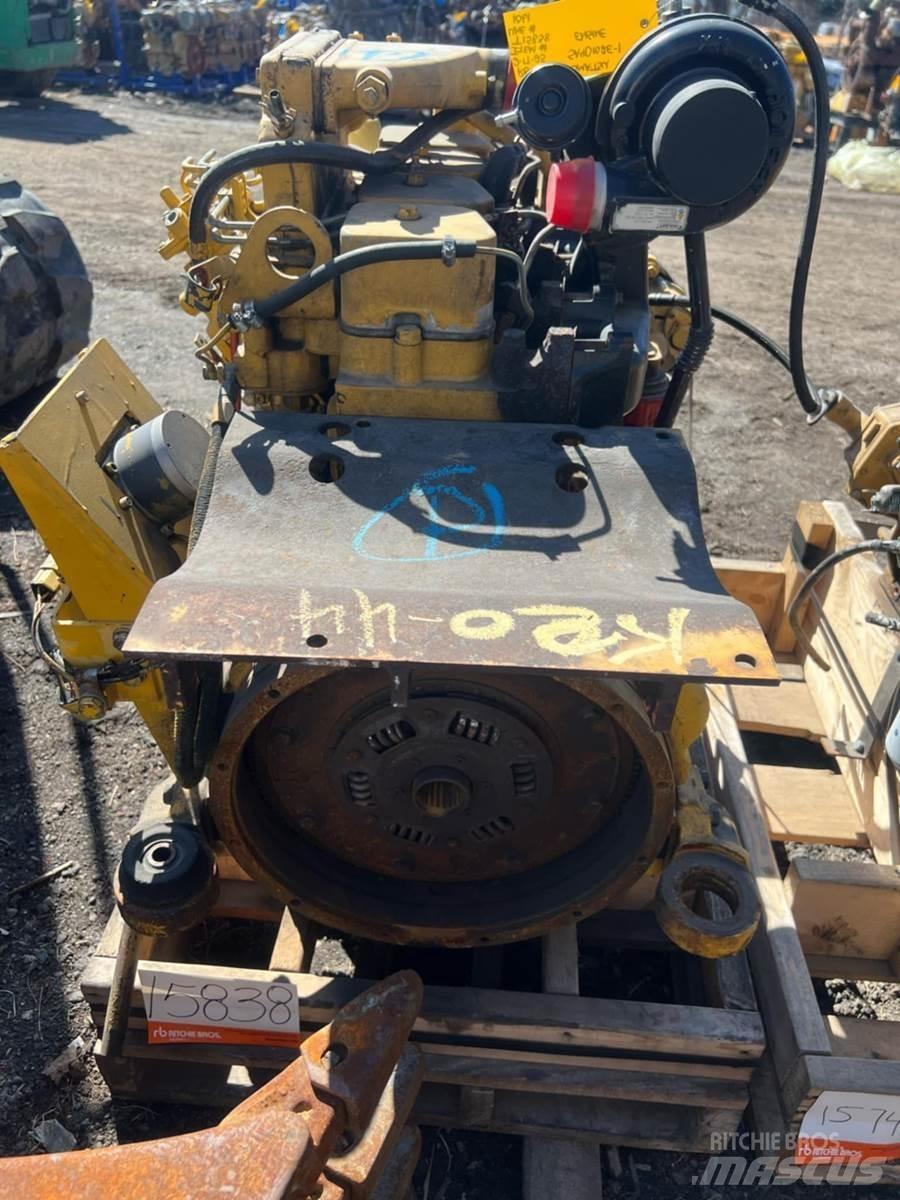 Komatsu  Varikliai
