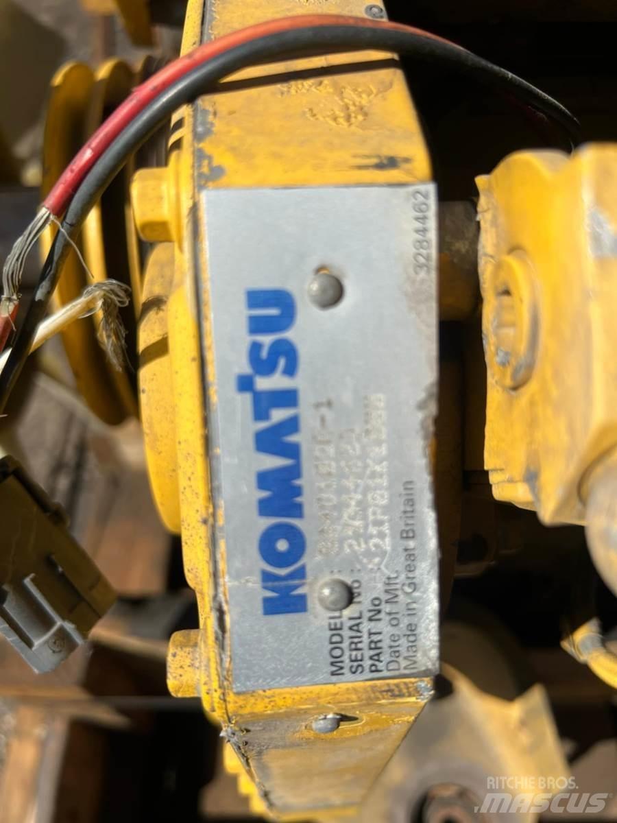 Komatsu  Varikliai