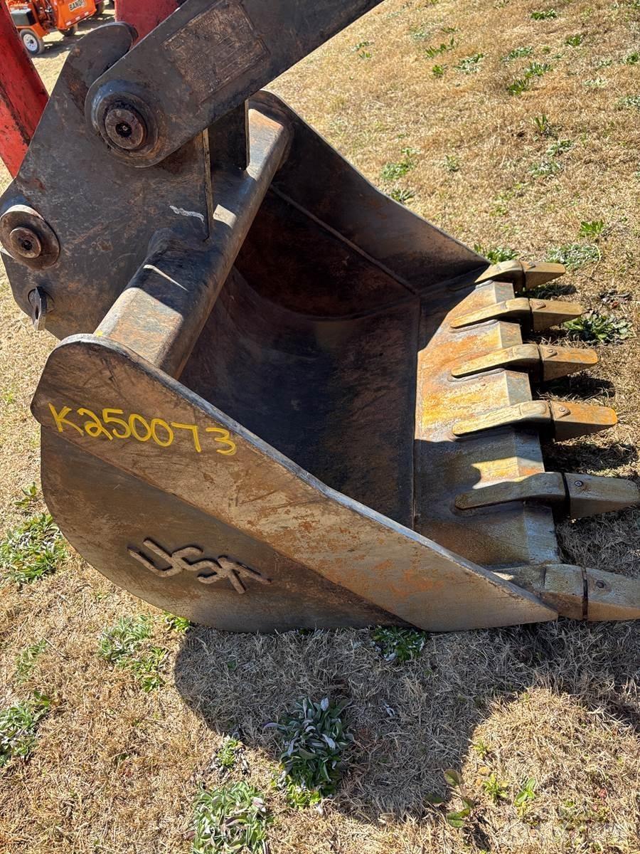 Kubota  Kaušai